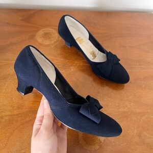 Vintage • 1950s Paradise Kittens pumps navy blue suede bow babydoll heels retro